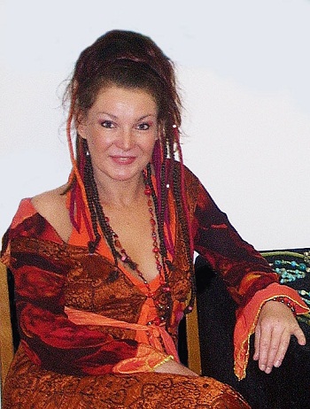 Heilstein Schmuck Designerin Andrea Kellinger - AVALONA Design, Individuelle Schmuck Collection