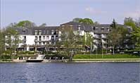 Kuschelweiche Betten, Wellness, feine Küche und direkt am See: Das Precise Dieksee Bad Malente
