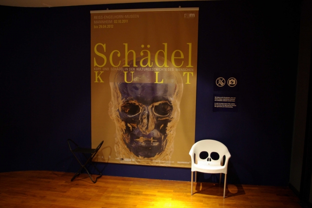 Totenkopfstuhl von ma:zell Totenkopfstuhl von ma:zell