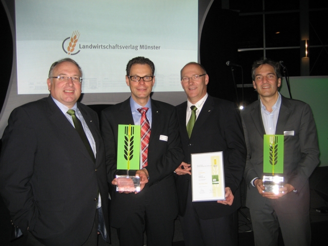 Johannes Schulte-Althoff, Vorstandsmitglied der AGRAVIS Raiffeisen AG, Bernd Homann, Leiter der AGRA