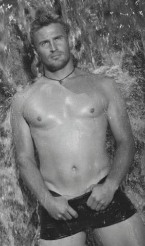 Berner Calendar MEN 2012, Kalendermotiv Juli mit amtierenden Vizeweltmeister Karl Angerer. Berner Calendar MEN 2012, Kalendermotiv Juli mit amtierenden Vizeweltmeister Karl Angerer.