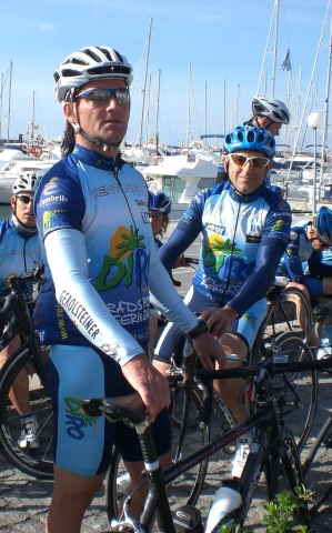 Uli Rottler (rechts) und Raimund Dietzen veranstalten in Cambrils Rennradurlaub vom Feinsten..