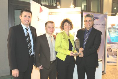 Verleihung des Innovationspreises (v.l.): Werner Beutel (Leiter Entwicklung), Rolf Lutzer (Leiter Pr