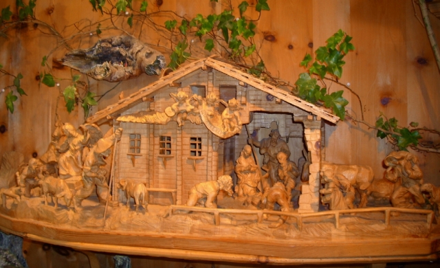 Eine von vielen Krippen des Holzbildhauers Johann Planer. Eine von vielen Krippen des Holzbildhauers Johann Planer.