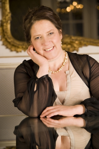 Musikalischer Kopf der Kelly-Family: Kathy Kelly singt mit dem Chor Divertimento in Altenkirchen Musikalischer Kopf der Kelly-Family: Kathy Kelly singt mit dem Chor Divertimento in Altenkirchen