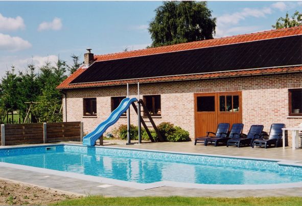 solar-rapid Poolheizung bringt Schwimmspaß ohne Heizkosten. solar-rapid Poolheizung bringt Schwimmspaß ohne Heizkosten.