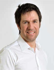 Tim Höchel, Managing Director Full Moon Group Ltd., freut sich über den Sieg beim EVA-Award Tim Höchel, Managing Director Full Moon Group Ltd., freut sich über den Sieg beim EVA-Award