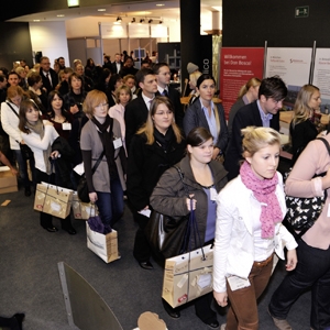 Besucherandrang auf dem stb marketplace in München