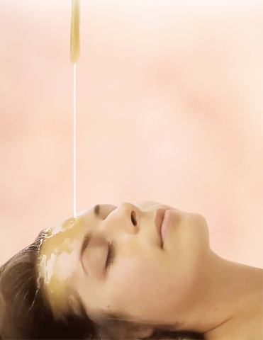 Shirodhara - ayurvedischer Stirnölguss Shirodhara - ayurvedischer Stirnölguss