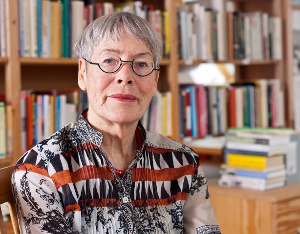 Prof. Dr. Margrit Kennedy kennt Auswege aus den derzeitigen Finanz-Turbulenzen Prof. Dr. Margrit Kennedy kennt Auswege aus den derzeitigen Finanz-Turbulenzen