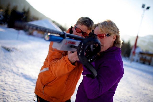 Urlaub mit Schuss: Biathlon in Erpfendorf bei St. Johann in Tirol.