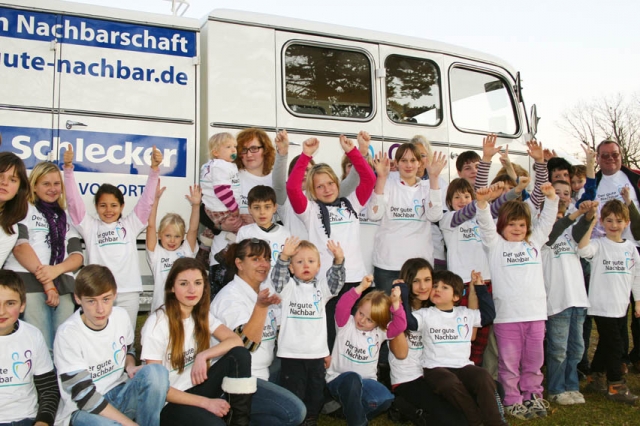Die Kinder freuten sichüber den Nachmittag mit Kakao, Kuchen und tollen Geschenken. Die Kinder freuten sichüber den Nachmittag mit Kakao, Kuchen und tollen Geschenken.