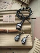 Künstlerharzschmuck aus dem Atelier Chic Künstlerharzschmuck aus dem Atelier Chic
