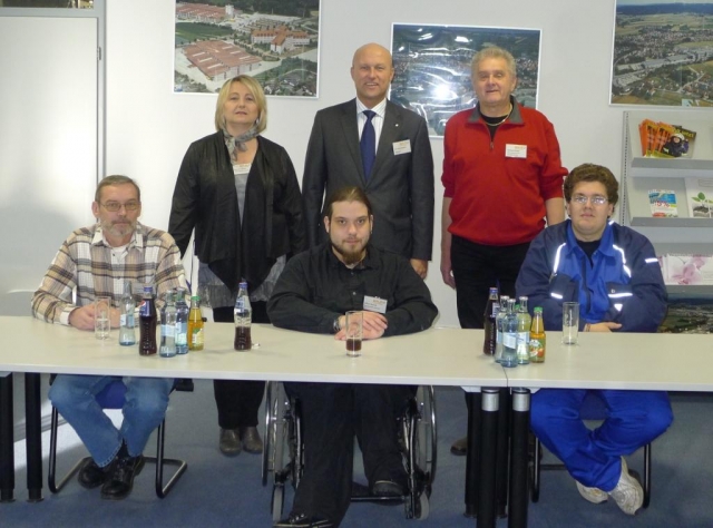 Doris Bergmann, Dr. Jörg Hoepfner, Gerhard Braatz (hintere Reihe von links nach rechts); Manfred Neu