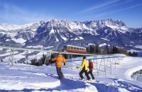 Hartkaiserbahn mit Skifahrer - © Albin Niederstrasser (Wilder Kaiser) Hartkaiserbahn mit Skifahrer - © Albin Niederstrasser (Wilder Kaiser)