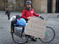 Auf der Suche nach einer bezahlbaren Wohnung - Der Obdachlose Max Bryan Auf der Suche nach einer bezahlbaren Wohnung - Der Obdachlose Max Bryan