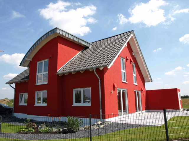 Energie-Effizienzhaus der Firma 4life-Massivhaus, voll unterkellert. Energie-Effizienzhaus der Firma 4life-Massivhaus, voll unterkellert.