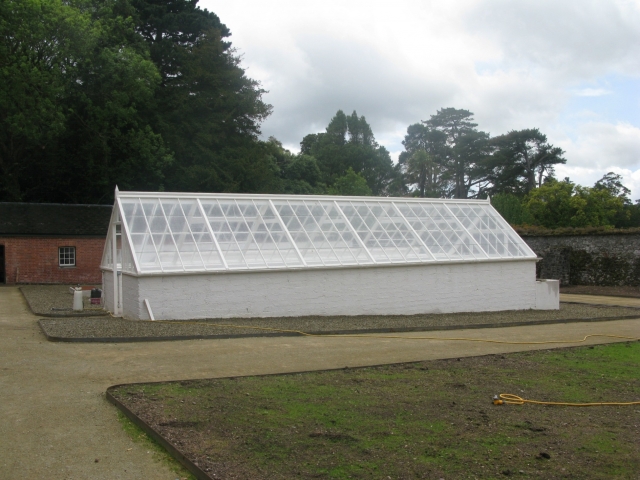Accoya® Holz: Restauriertes Glashaus in den Fota Gardens Accoya® Holz: Restauriertes Glashaus in den Fota Gardens