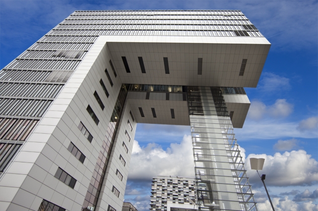 Arbeiten im preisgekrönten Kranhaus zu Köln - möglich mit Regus, dem führenden Anbieter flexibler Bü Arbeiten im preisgekrönten Kranhaus zu Köln - möglich mit Regus, dem führenden Anbieter flexibler Bü