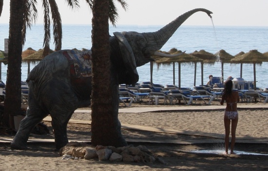 Marbella: Elefant mit Nixe Marbella: Elefant mit Nixe