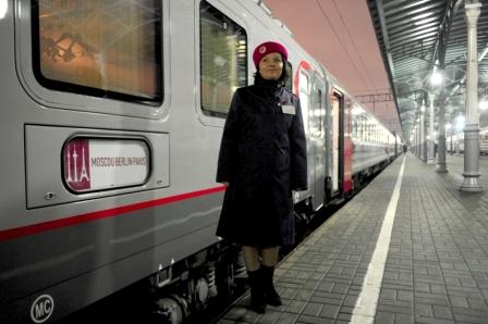 Abfahrt des neuen Expresszuges am Belorusskij Bahnhof in Moskau. Abfahrt des neuen Expresszuges am Belorusskij Bahnhof in Moskau.