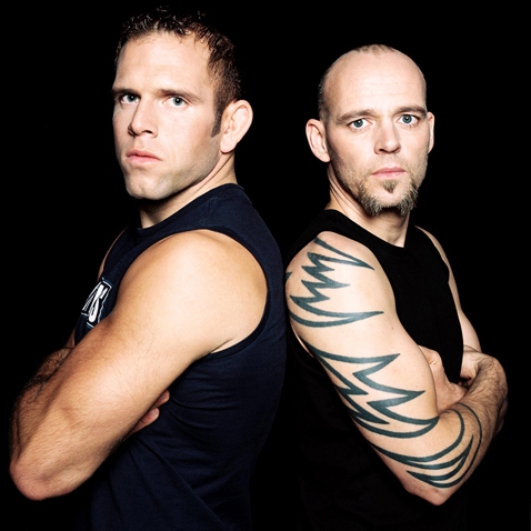 Die beiden Protagonisten der Fighter-Fitness DVD