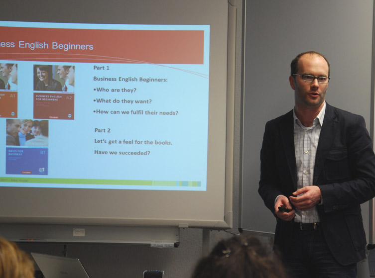 Referent Mike Hogan, LTC-Sprachtrainer und Lehrwerk-Autor bei Cornelsen Referent Mike Hogan, LTC-Sprachtrainer und Lehrwerk-Autor bei Cornelsen
