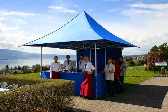 Ideal fürs Catering: Das Marktzelt von Swiss Display Ideal fürs Catering: Das Marktzelt von Swiss Display