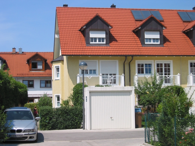 Reiheneckhaus in Moosach