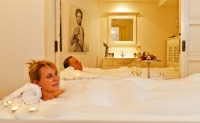 Wanne an Wanne (Reiter's Posthotel Achenkirch) Wanne an Wanne (Reiter's Posthotel Achenkirch)
