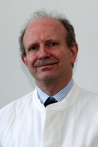 Dr. Marko Ostendorf, Arzt beim Infocenter der R+V Versicherung