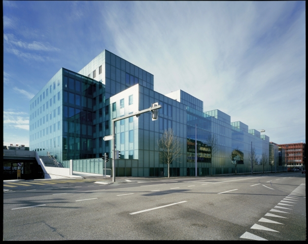 Peter Merian Haus 88/90 in Basel / Schweiz