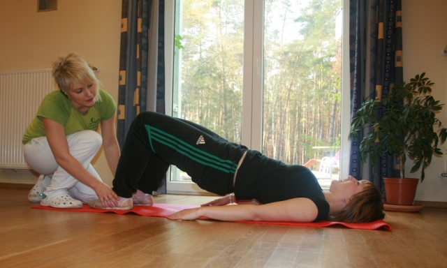 Unsere Physiotherapeutin in der Behandlung Unsere Physiotherapeutin in der Behandlung