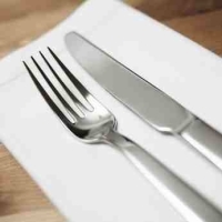 Das Restaurant-Hopping findet einmal im Monat statt. Foto: Fotolia