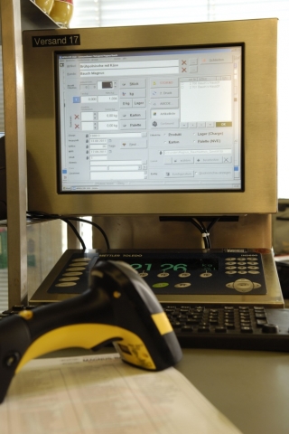 Vernetzt in Metzgereien und Lebensmittelbetrieben die Bereiche Produktion, Verkauf und Büro: die War Vernetzt in Metzgereien und Lebensmittelbetrieben die Bereiche Produktion, Verkauf und Büro: die War