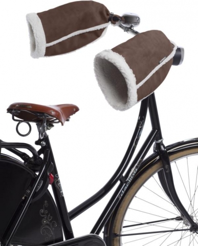 Die neuen Handwärmer von Basil sind das perfekte Gegenmittel für kalte Finger beim Fahrradfahren.