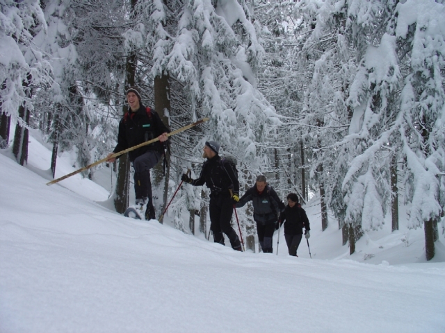 Schön:  Schneeschuhwanderung im Defereggental, im Nationalpark Hohe Tauern.