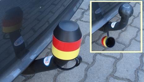 Der Haltering an der Schutzkappe für die Anhängerkupplung schützt vor Verlust Der Haltering an der Schutzkappe für die Anhängerkupplung schützt vor Verlust