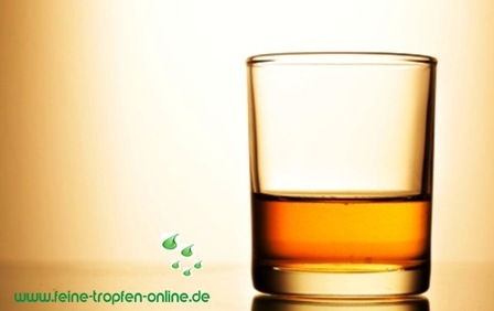 Feine Tropfen Online- Whisky im Glas Feine Tropfen Online- Whisky im Glas
