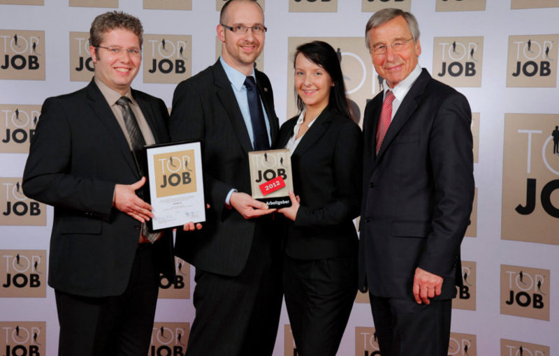 VAPIANO bekommt von Mentor Wolfgang Clement das Gütesiegel „Top Job“. VAPIANO bekommt von Mentor Wolfgang Clement das Gütesiegel „Top Job“.