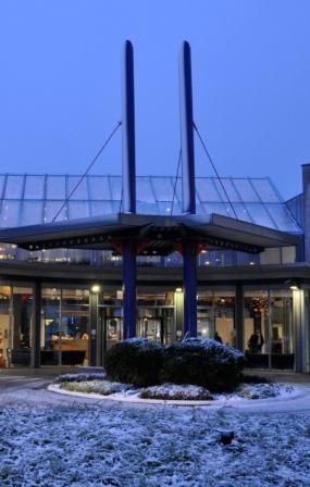 Foto (Armin Kühn): Das Herz- und Diabeteszentrum NRW, Bad Oeynhausen. Foto (Armin Kühn): Das Herz- und Diabeteszentrum NRW, Bad Oeynhausen.