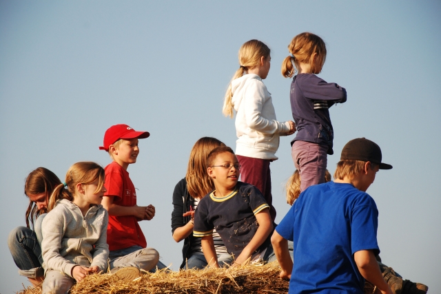Kreativwoche für Familien  Familienwoche in den Osterferien mit parallelen  Workshops sowie Kinder- 