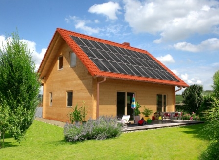 Vom kleinen Häuschen (Bild) bis zum großen Familien- oder Generationenhaus reicht die Palette der Bl Vom kleinen Häuschen (Bild) bis zum großen Familien- oder Generationenhaus reicht die Palette der Bl