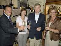 Von Links: Rudi Baier, Eva Luise Köhler, Horst Köhler und Elfi Baier.