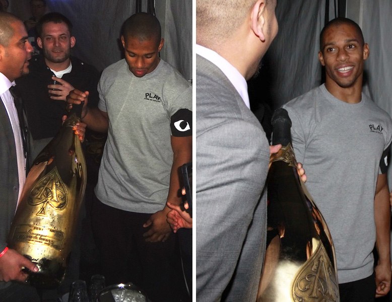 Victor Cruz mit der 15-Liter-Nebukadnezar-Flasche