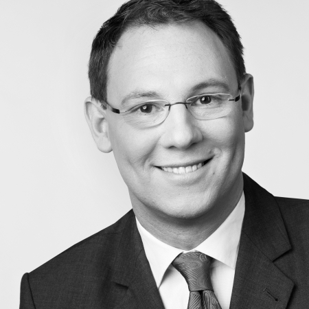 Sascha Wolff, Geschäftsführer WOLFF Daten. Menschen. Marketing. Sascha Wolff, Geschäftsführer WOLFF Daten. Menschen. Marketing.