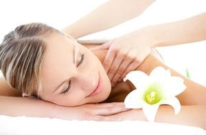 Den geübten Händen eines Masseursähnlich, lockert eine Vibrationsmassage verspannte und verkrampfte Den geübten Händen eines Masseursähnlich, lockert eine Vibrationsmassage verspannte und verkrampfte