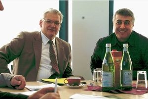 Hubert Hüppe zu Besuch im Pflegezentrum Cakir?WA