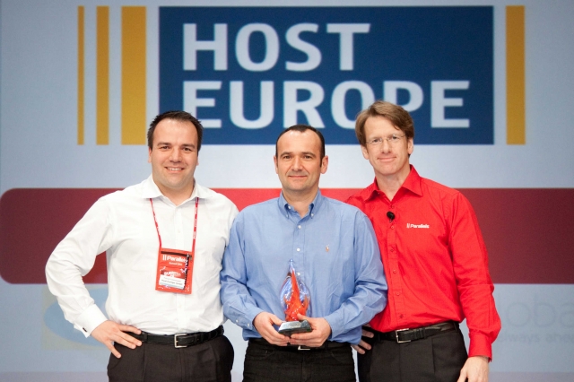Patrick Pulvermüller, Managing Director Host Europe GmbH (links) und Thomas Vollrath, CEO Host Europ