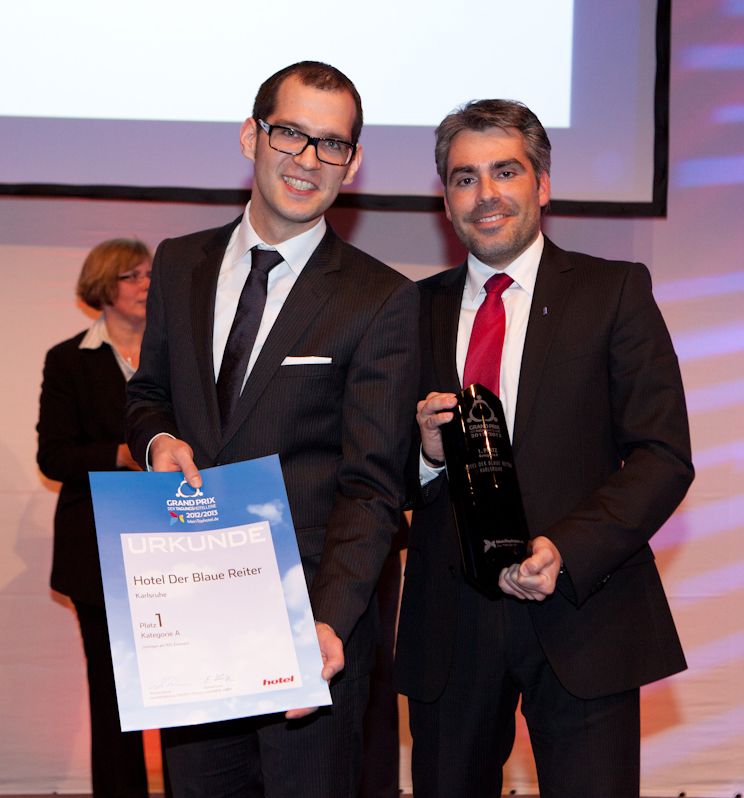 Bild: Top hotel. v.l.n.r. Tagungsleiter Johannes Hausen und Hotelleiter Marcus Fränkle Bild: Top hotel. v.l.n.r. Tagungsleiter Johannes Hausen und Hotelleiter Marcus Fränkle